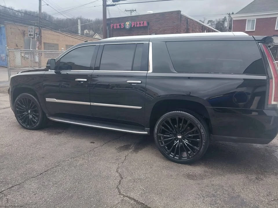 2018 Cadillac Escalade 4th Gen - Image 12 of 13