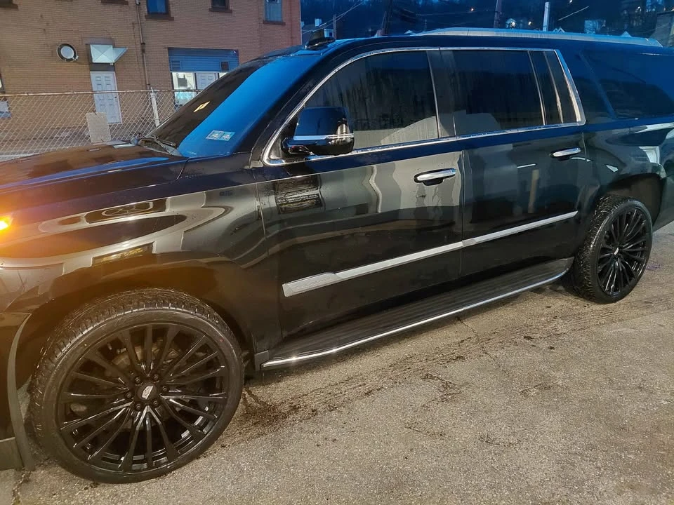 2018 Cadillac Escalade 4th Gen - Image 4 of 13
