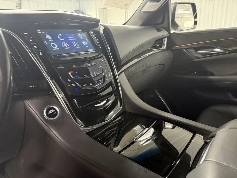 2018 Cadillac Escalade 4th Gen - Image 17 of 20
