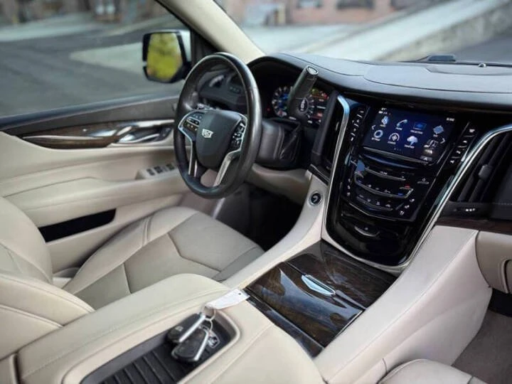 2018 Cadillac Escalade 4th Gen - Image 9 of 10