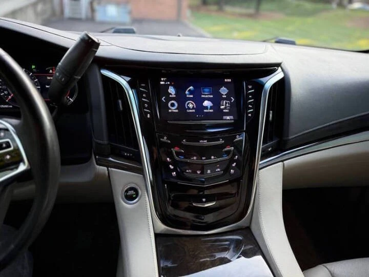 2018 Cadillac Escalade 4th Gen - Image 6 of 10