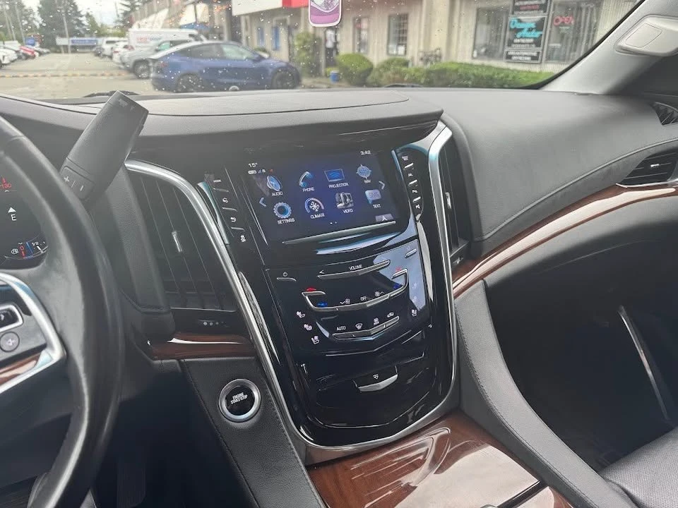 2018 Cadillac Escalade 4th Gen - Image 9 of 14
