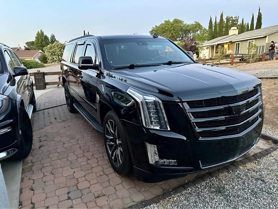 2018 Cadillac Escalade 4th Gen - Image 2 of 9
