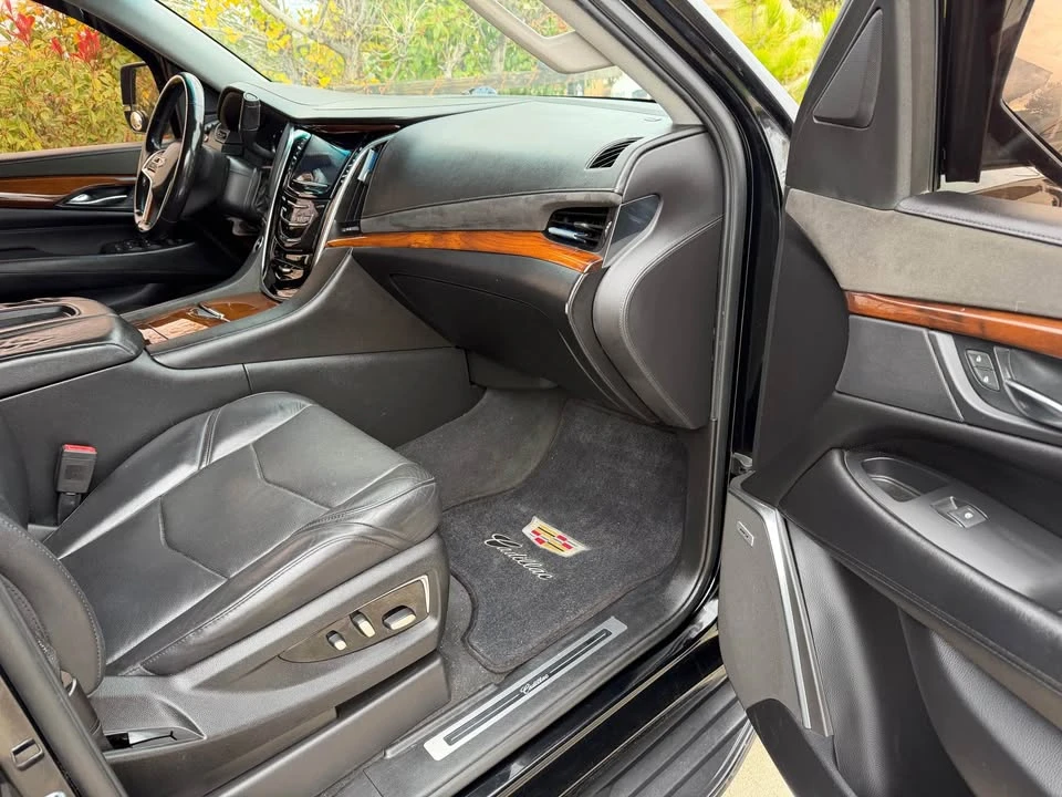 2018 Cadillac Escalade 4th Gen - Image 7 of 9
