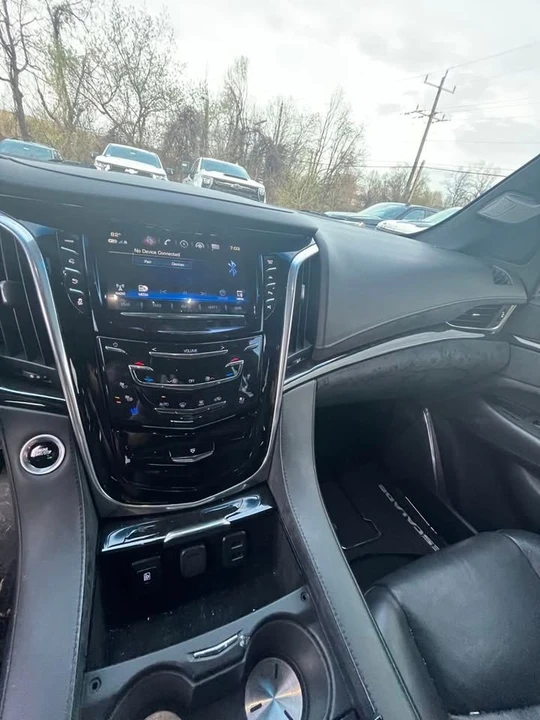 2018 Cadillac Escalade 4th Gen - Image 15 of 20