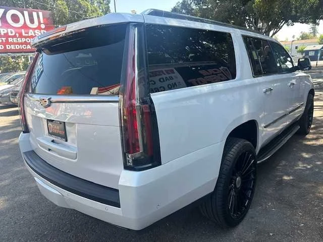 2018 Cadillac Escalade 4th Gen - Image 10 of 17