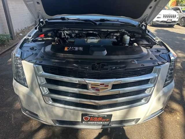 2018 Cadillac Escalade 4th Gen - Image 15 of 19