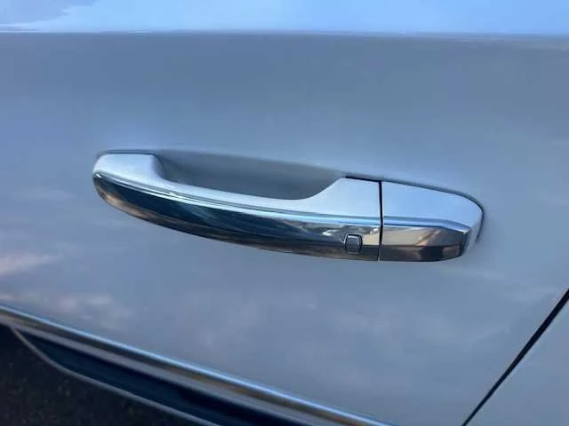 2018 Cadillac Escalade 4th Gen - Image 19 of 19