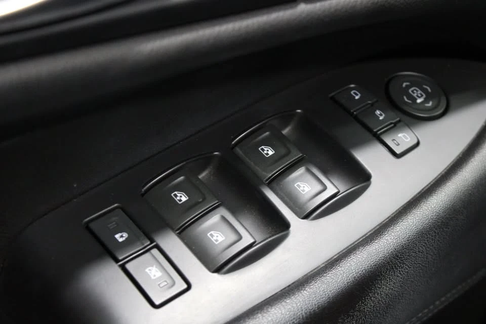 2018 Cadillac Escalade 4th Gen - Image 4 of 4
