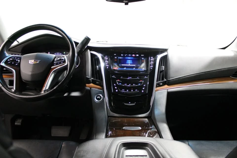 2018 Cadillac Escalade 4th Gen - Image 2 of 4