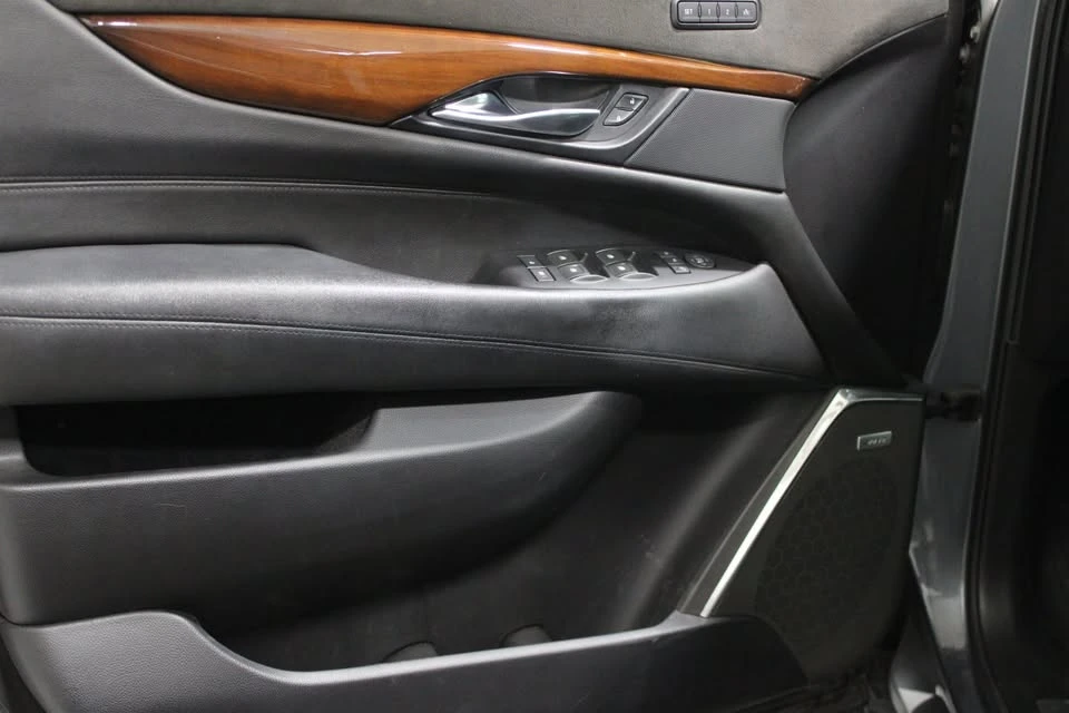 2018 Cadillac Escalade 4th Gen - Image 3 of 4