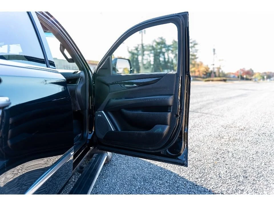 2018 Cadillac Escalade 4th Gen - Image 11 of 20