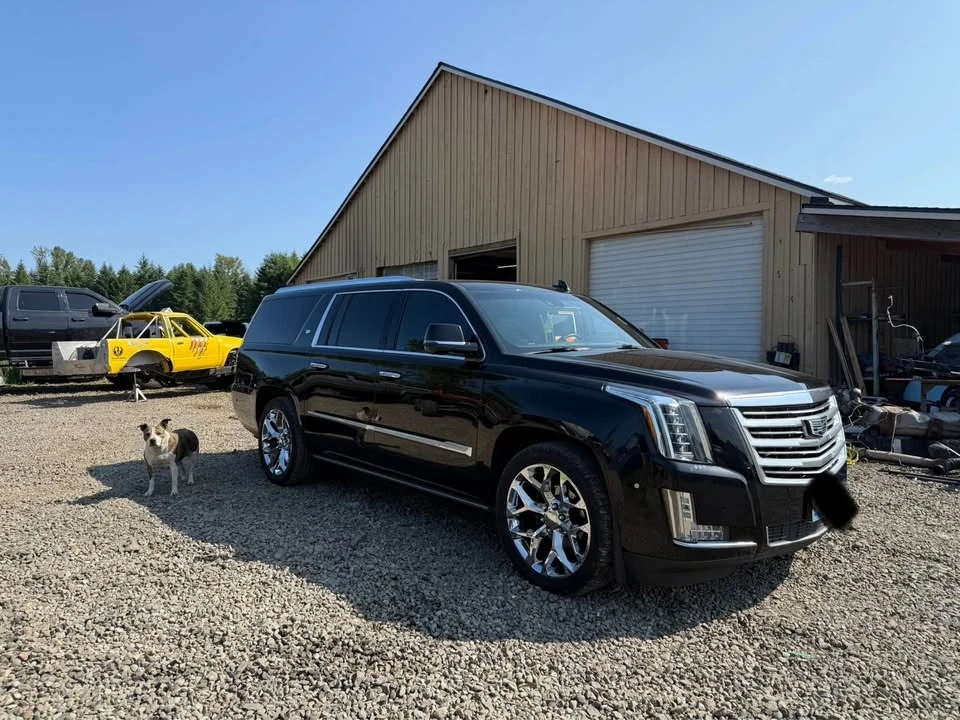 2018 Cadillac Escalade 4th Gen - Image 16 of 18