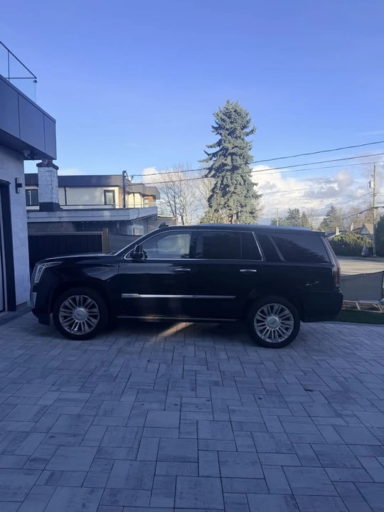 2018 Cadillac Escalade 4th Gen - Image 9 of 10