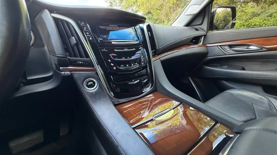 2018 Cadillac Escalade 4th Gen - Image 16 of 18