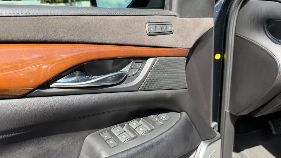 2018 Cadillac Escalade 4th Gen - Image 12 of 18