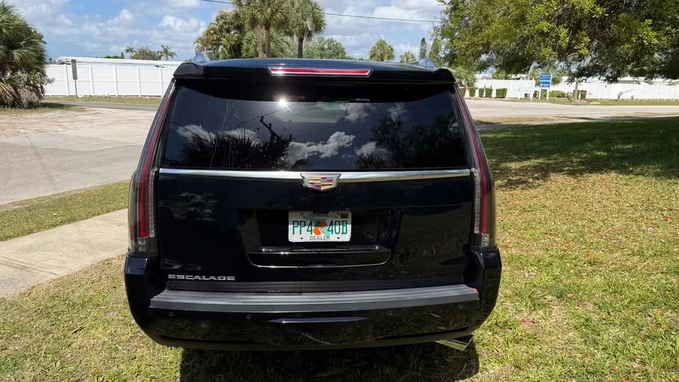 2018 Cadillac Escalade 4th Gen - Image 4 of 18
