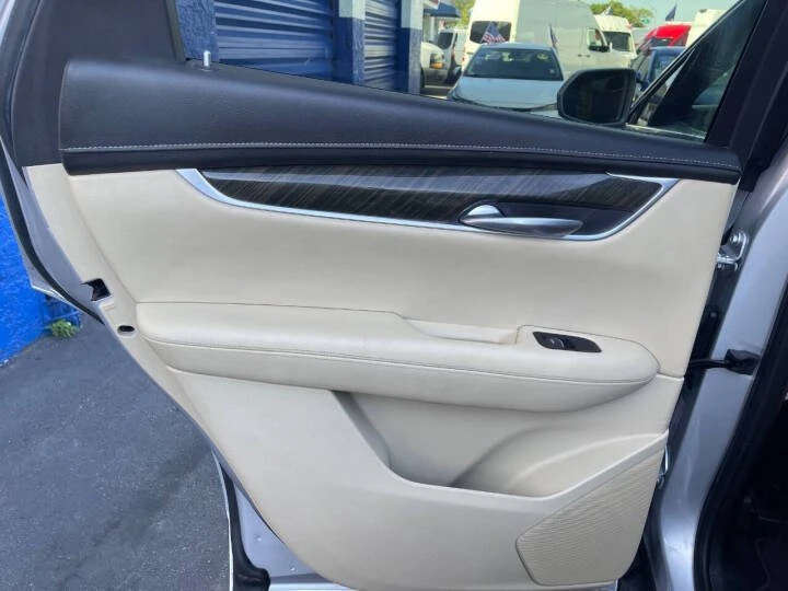 2018 Cadillac XT5 - Image 16 of 19