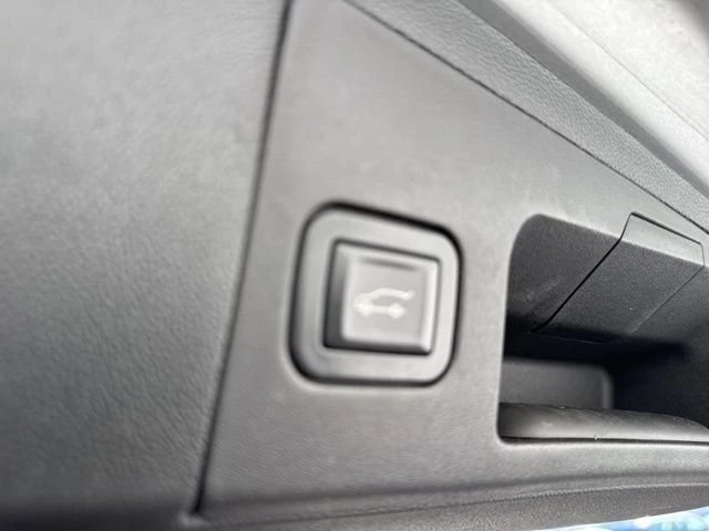 2018 Cadillac XT5 - Image 16 of 18