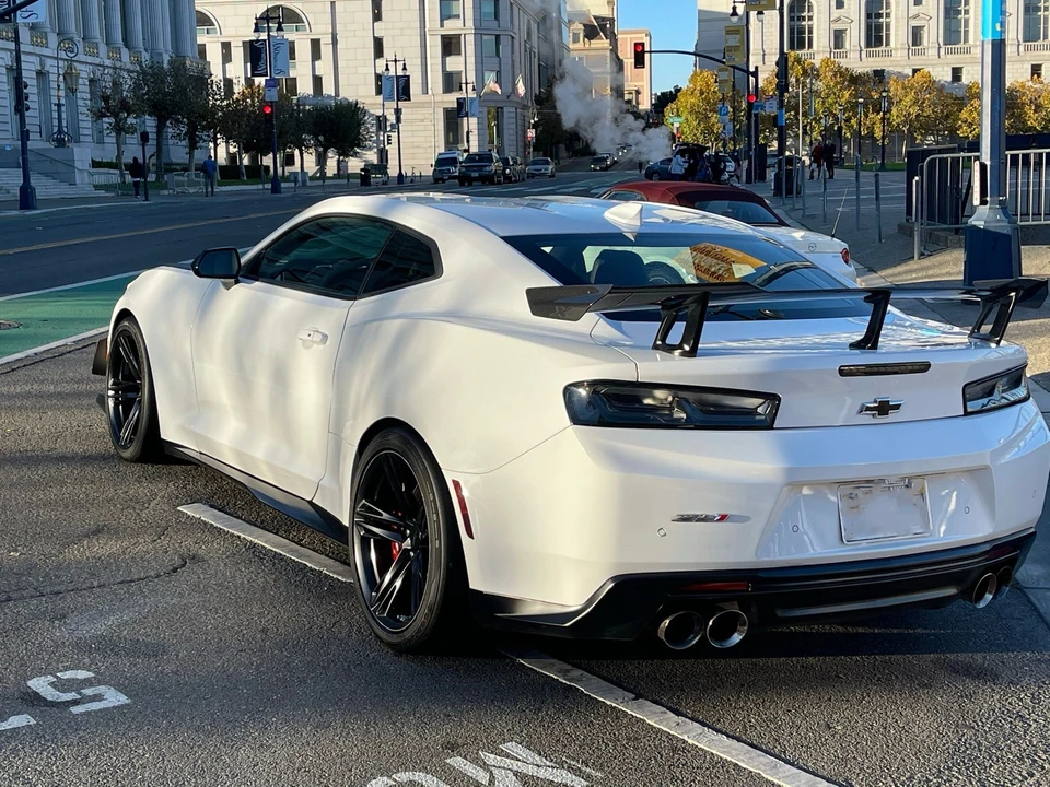 2018 Chevrolet Camaro SS 6th Gen - Image 4 of 8