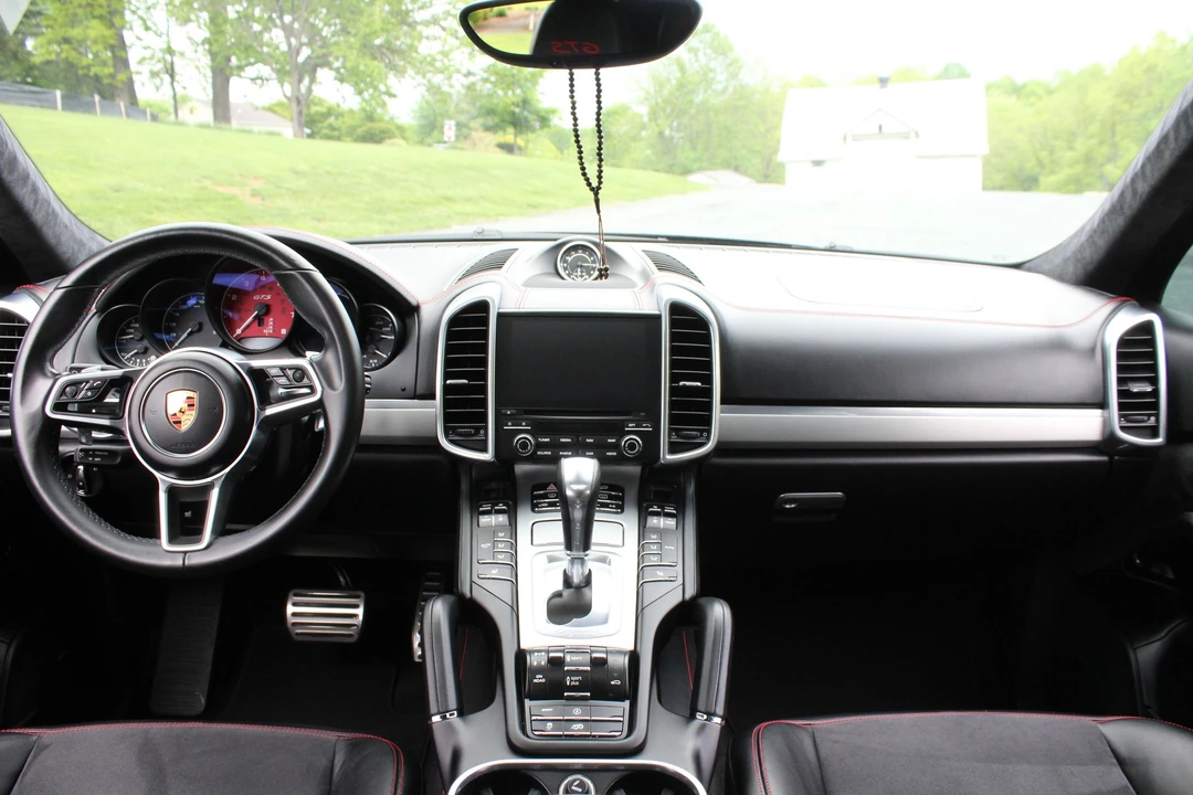 2018 Porsche 958 Cayenne GTS - Image 6 of 9