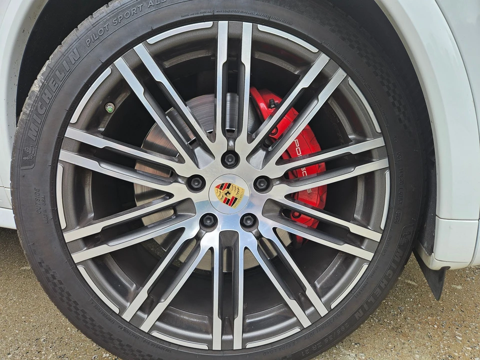 2018 Porsche 958 Cayenne GTS - Image 4 of 10