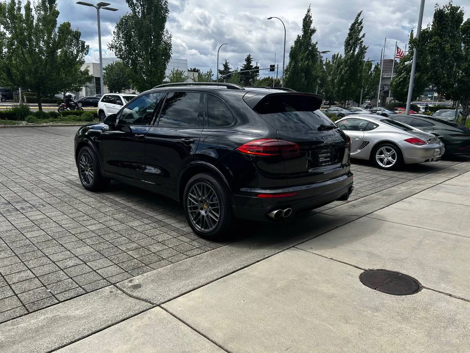 2018 Porsche Cayenne - Image 14 of 20