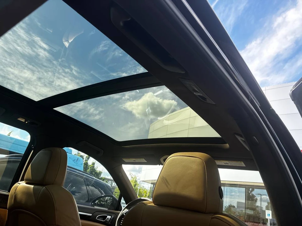 2018 Porsche Cayenne - Image 9 of 20