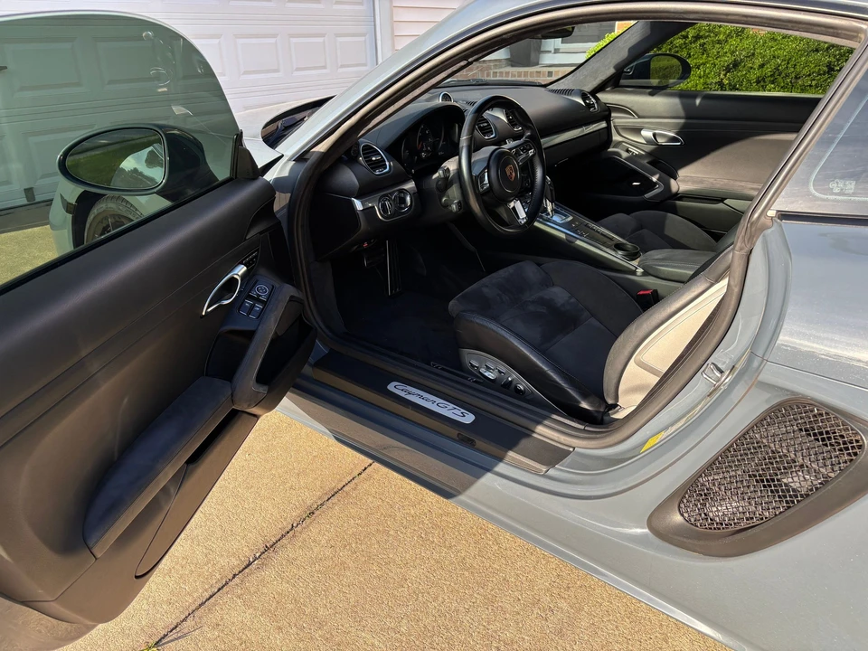 2018 Porsche 718 Cayman GTS - Image 9 of 16