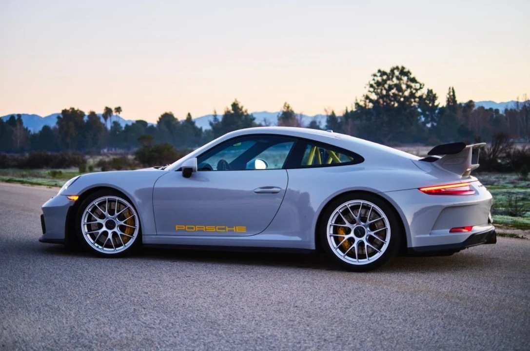 2018 Porsche 991 GT3 - Image 5 of 30