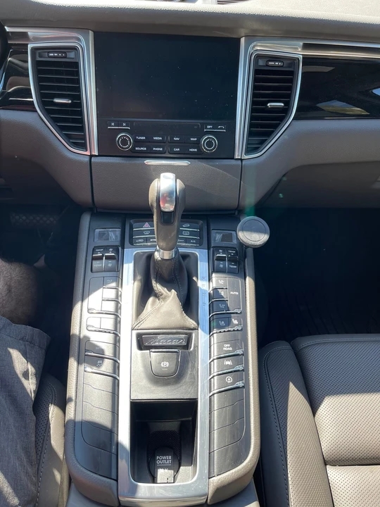 2018 Porsche Macan S - Image 9 of 12