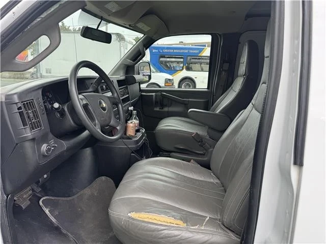 2018 Chevrolet Express - Image 18 of 21