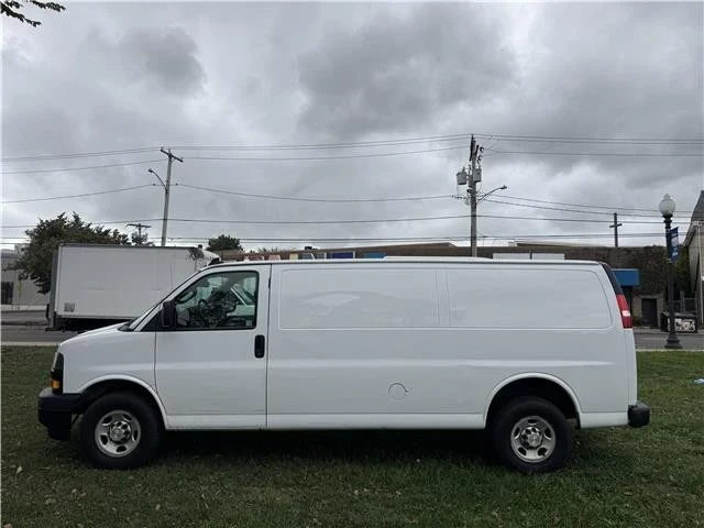 2018 Chevrolet Express - Image 20 of 21