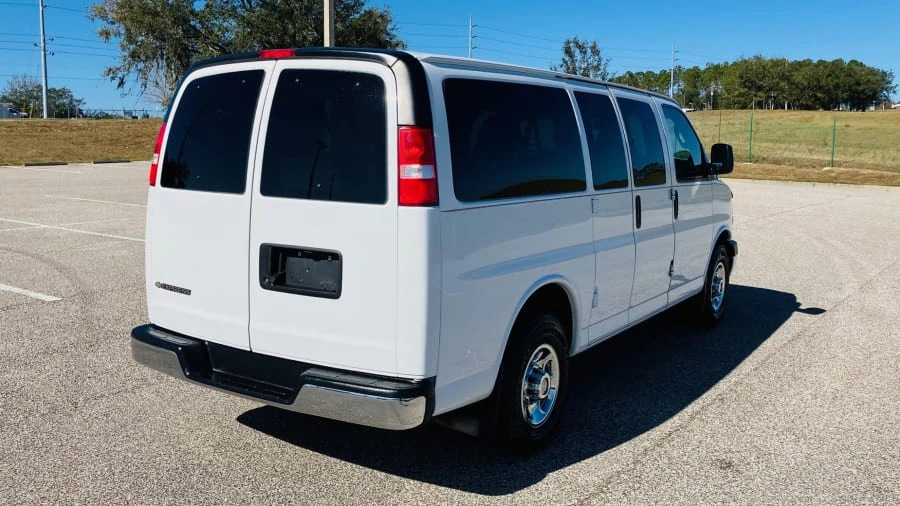 2018 Chevrolet Express - Image 3 of 9