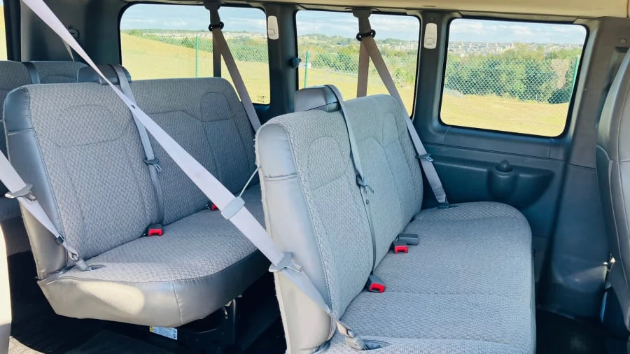 2018 Chevrolet Express - Image 8 of 9