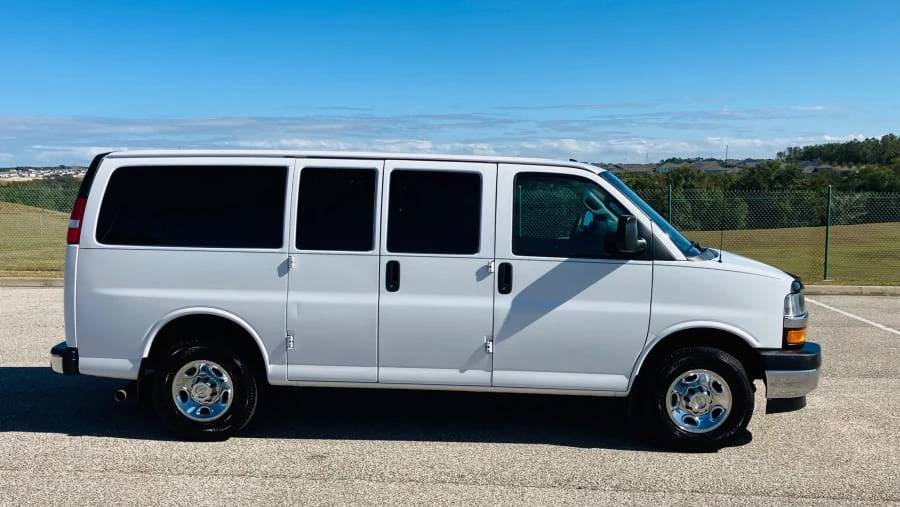 2018 Chevrolet Express - Image 2 of 9