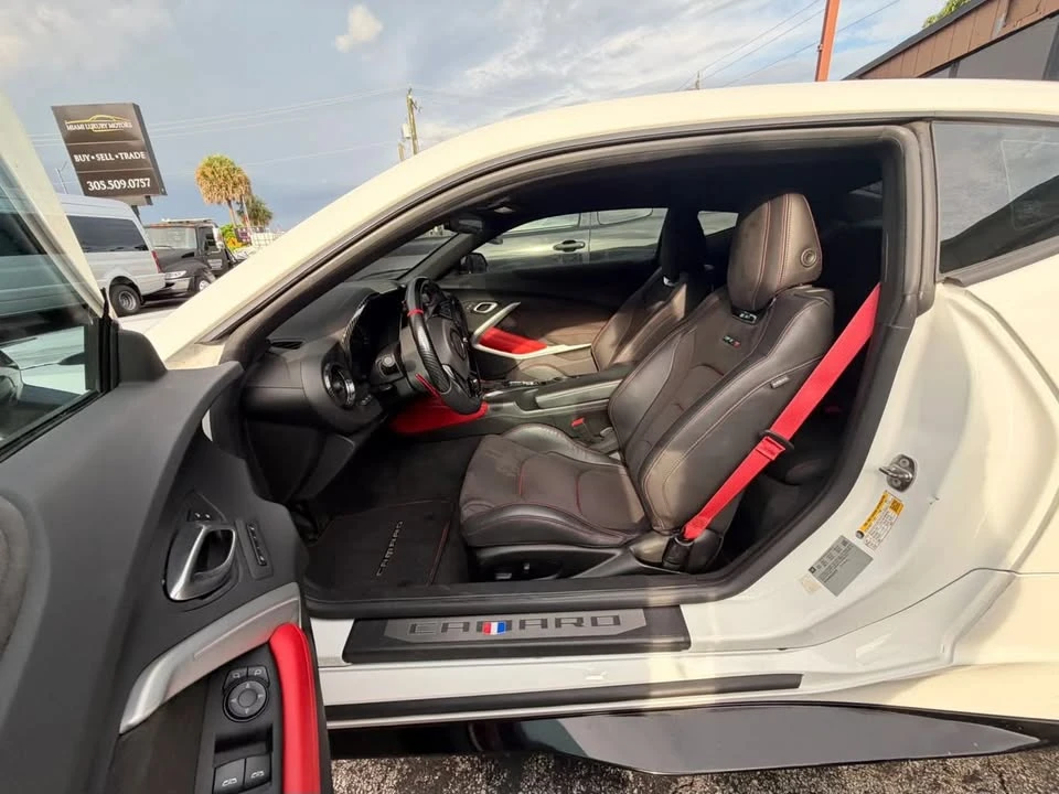 2018 Chevrolet Camaro SS 6th Gen - Image 5 of 13