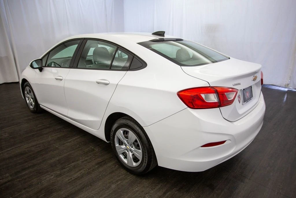 2018 Chevrolet Cruze - Image 11 of 12