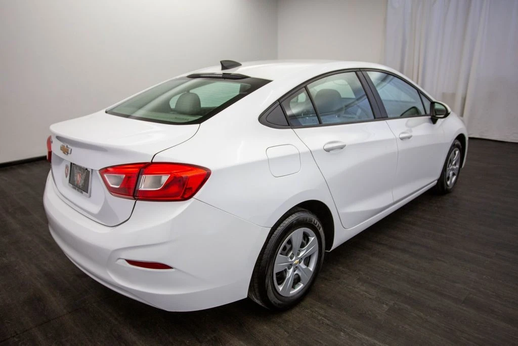 2018 Chevrolet Cruze - Image 10 of 12