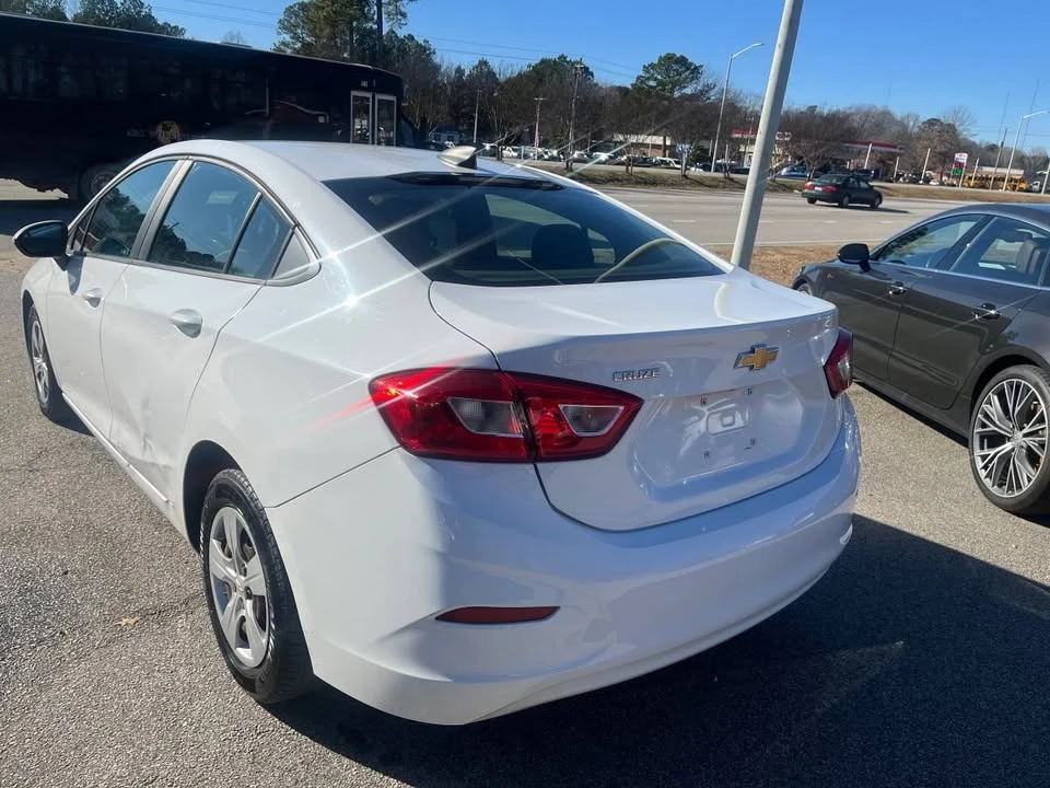 2018 Chevrolet Cruze - Image 4 of 13