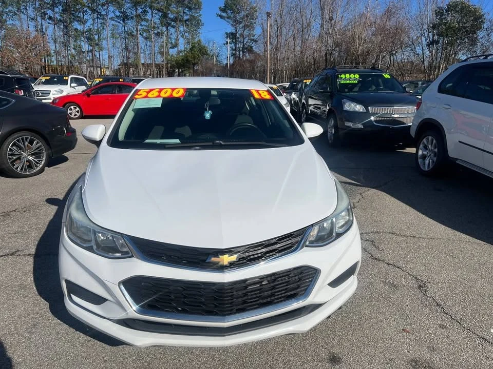 2018 Chevrolet Cruze - Image 2 of 13