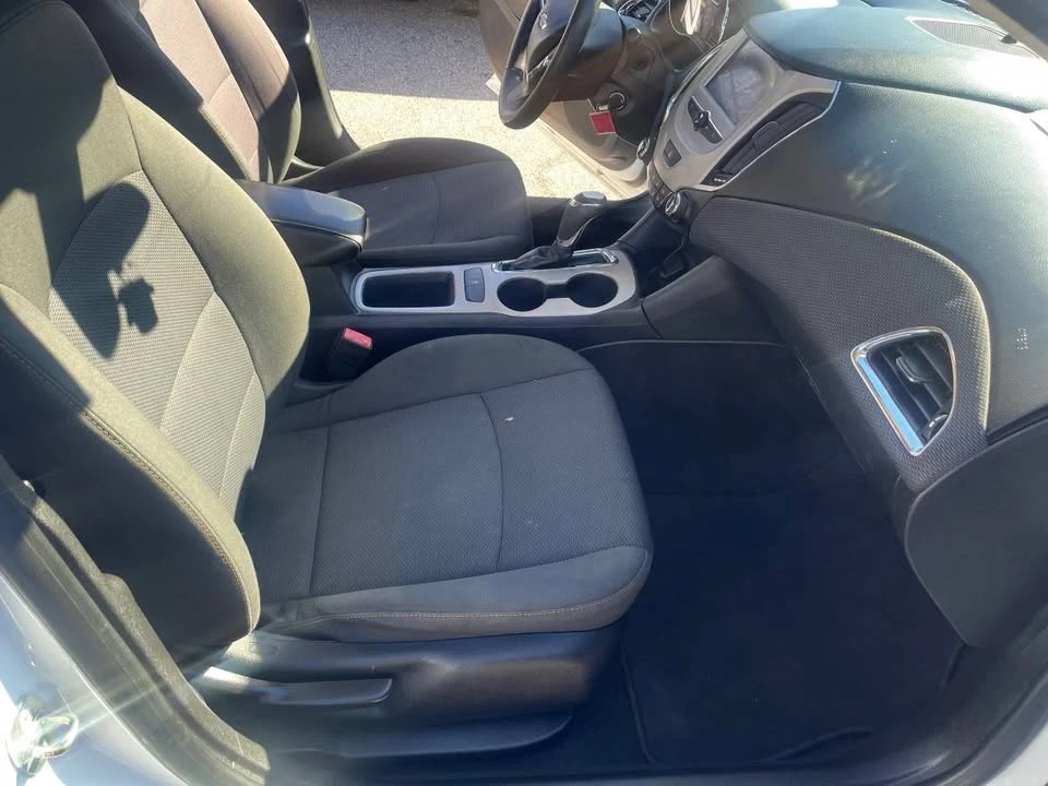2018 Chevrolet Cruze - Image 11 of 13