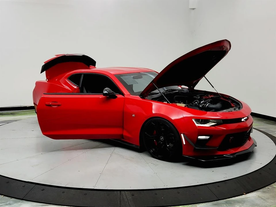 2018 Chevrolet Camaro SS 6th Gen - Image 10 of 21