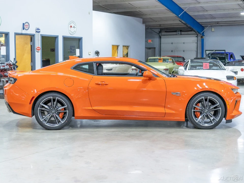 2018 Chevrolet Camaro SS 6th Gen - Image 8 of 21