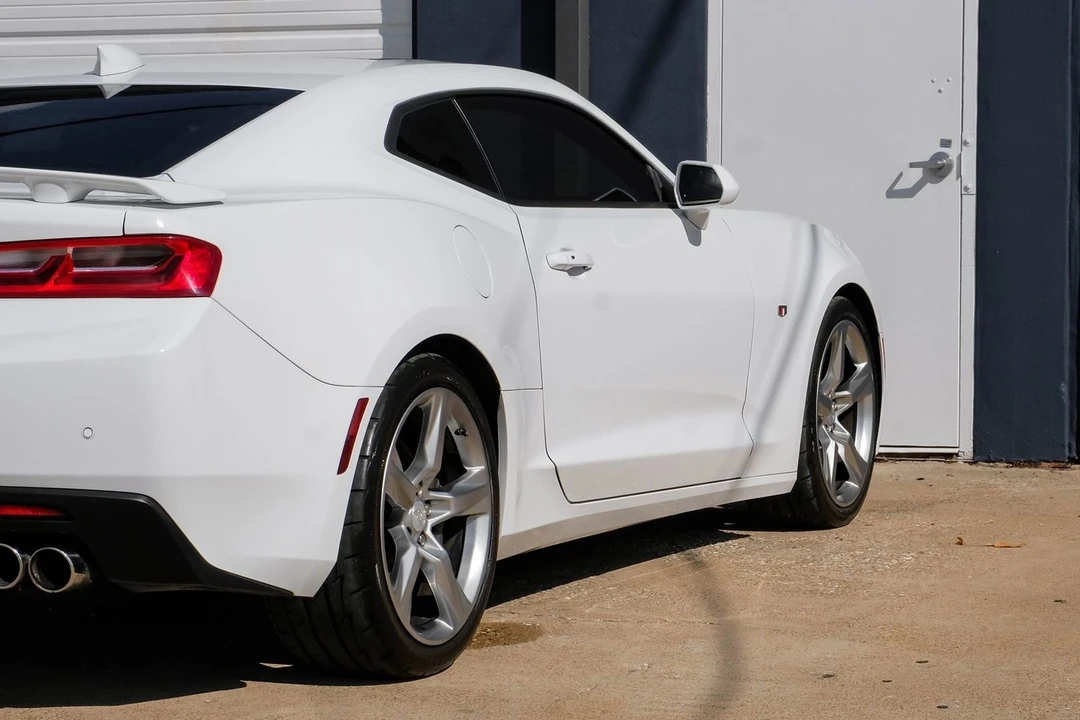 2018 Chevrolet Camaro SS 6th Gen - Image 12 of 21