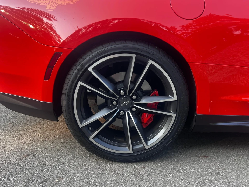 2018 Chevrolet Camaro SS 6th Gen - Image 19 of 31