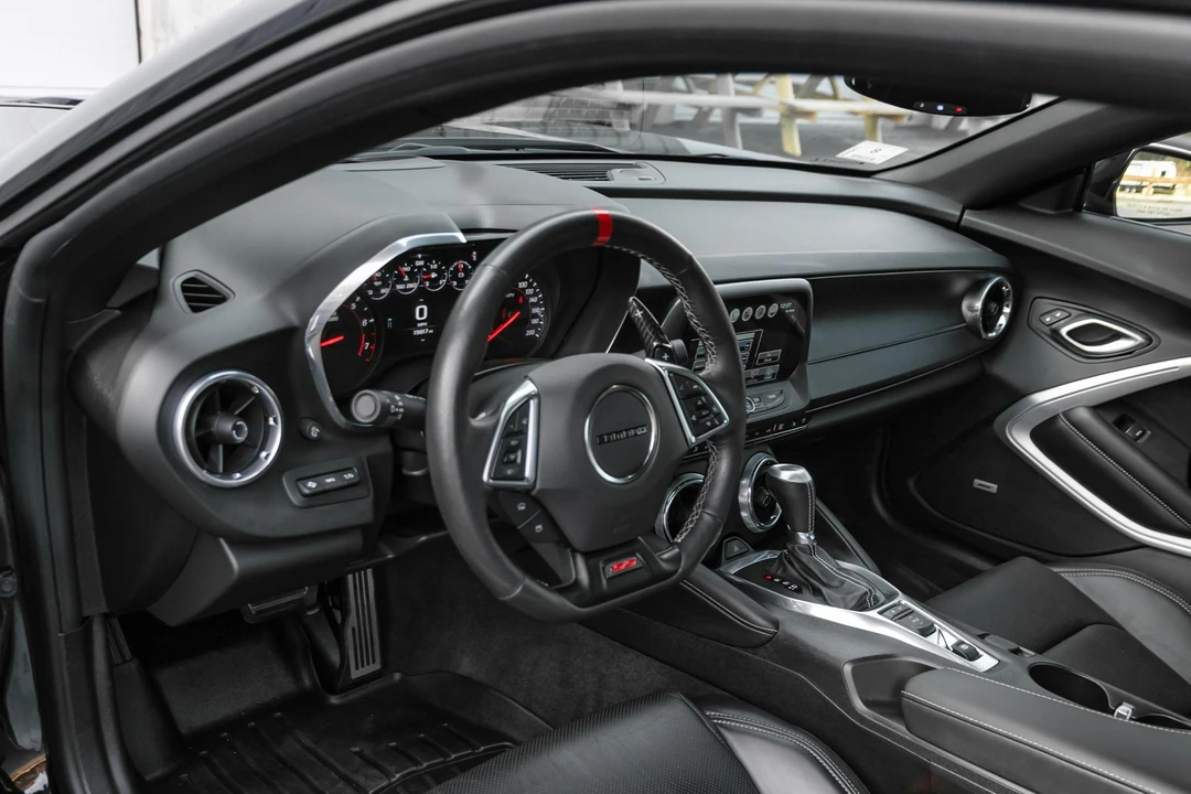 2018 Chevrolet Camaro SS 6th Gen - Image 28 of 31