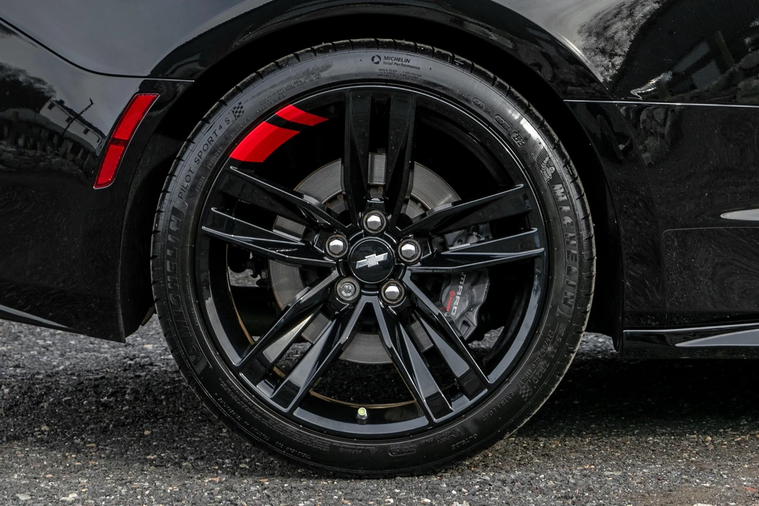 2018 Chevrolet Camaro SS 6th Gen - Image 25 of 31
