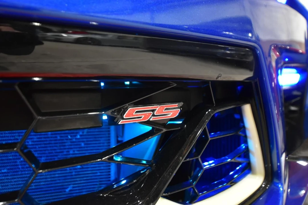 2018 Chevrolet Camaro SS 6th Gen - Image 10 of 12