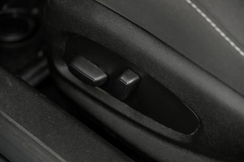 2018 Chevrolet Camaro 6th Gen - Image 19 of 27